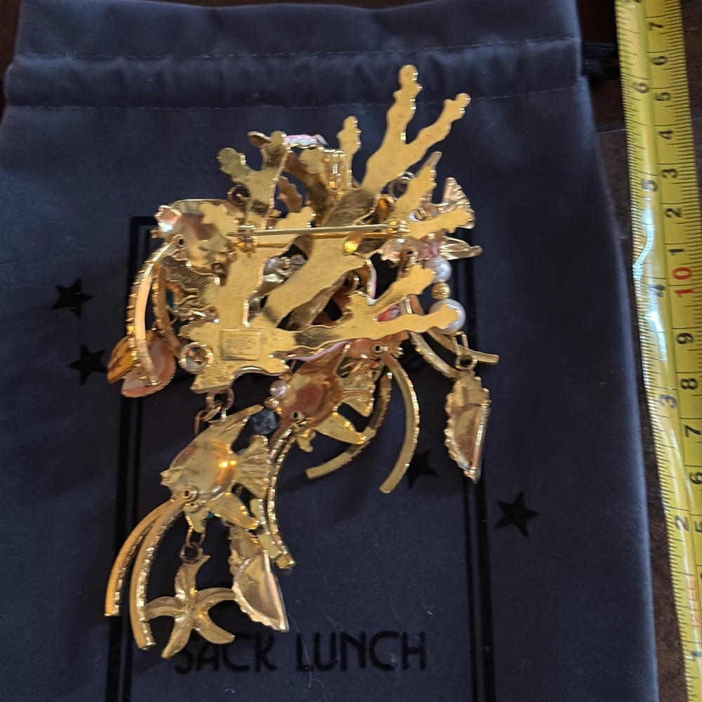 Lunch At The Ritz CORAL & FISH Pin/Pendant - Picture 12 of 12